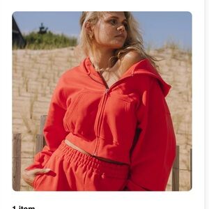 DAILY DR!LLS Cropped Zip Hoodie - size M/L